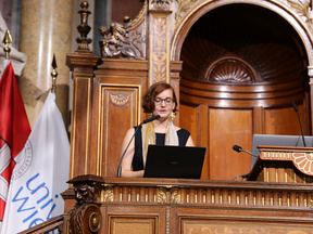 Claire Colomb introducing the next Keynote Speaker at Großer Festsaal