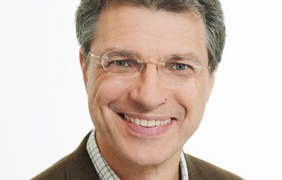 Portrait photo of Yuri Kazepov