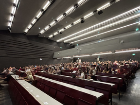Photo of the audience during the Keynote speech at Audimax of the University of Vienna