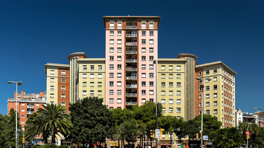 Photo of buildings in barcelona. Text reads: Barcelona
