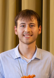 Portrait photo of Henning Jostes