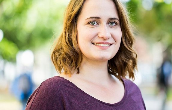 Portrait photo of Marina Hanke
