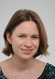 Portrait photo of Andrea Schickowitz